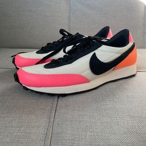 Nike Daybreak Sunset Pulse Atomic Orange